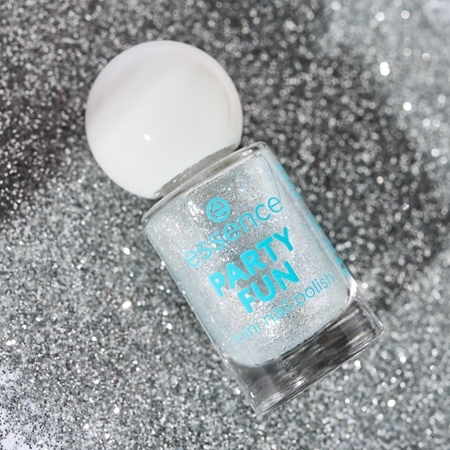 essence PARTY FUN Nagellack mit holografischen Effekten mit Glitzerteilchen