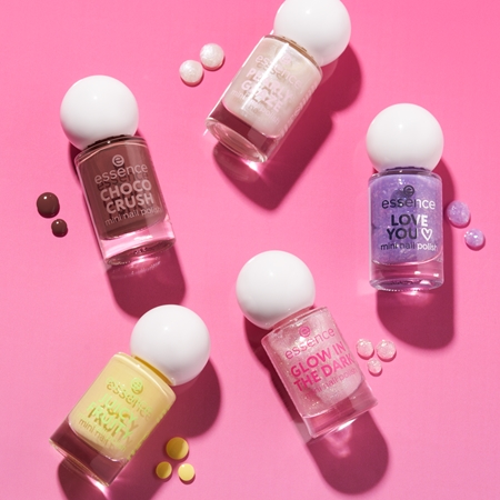 essence PARTY FUN Nagellack mit holografischen Effekten mit Glitzerteilchen