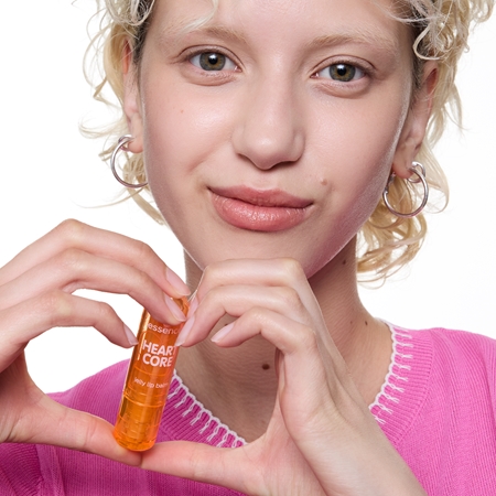 essence HEART CORE baume à lèvres teinté brillance