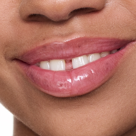 essence milky GLAZED tönender Lippenbalsam mit Glanz
