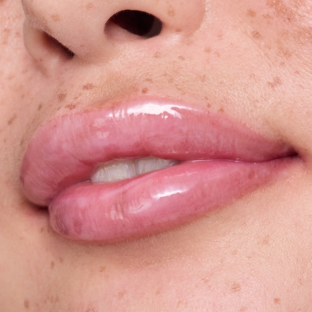 essence milky GLAZED tönender Lippenbalsam mit Glanz