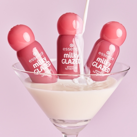essence milky GLAZED tönender Lippenbalsam mit Glanz