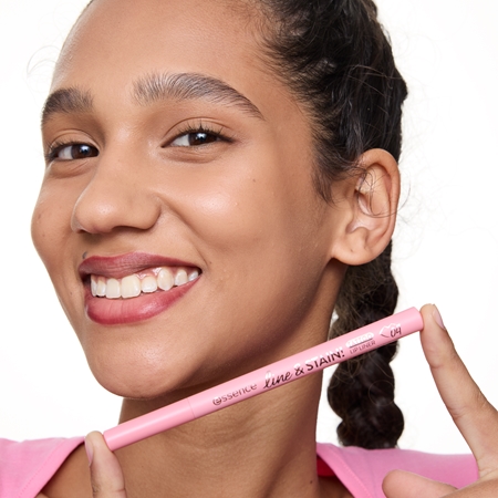 essence line & STAIN! TATTOO Lippenkonturenstift für einen langanhaltenden Effekt