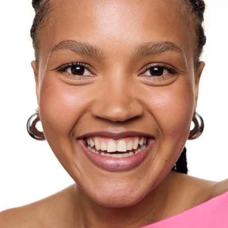 essence 8h Matte Comfort Matte Lip Liner with sharpener