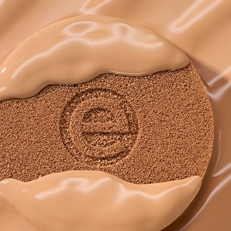 essence silky CUSHION FOUNDATION fond de teint en coussin à couvrance moyenne