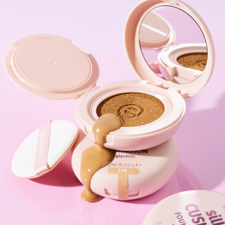 essence silky CUSHION FOUNDATION fond de teint en coussin à couvrance moyenne