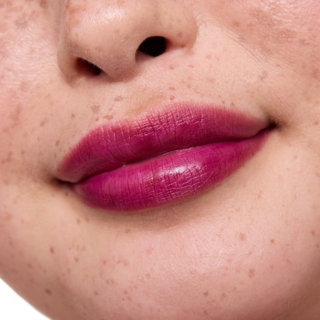 essence JUICY TINT Fixierstift für die Lippen