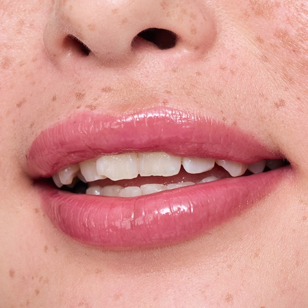 essence milky GLAZED tönender Lippenbalsam mit Glanz
