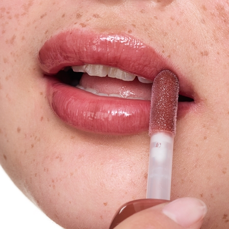 essence milky GLAZED tönender Lippenbalsam mit Glanz