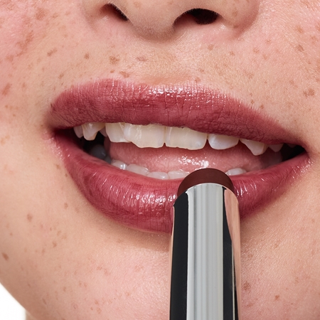 essence Hydra Kiss Lip Balm glänzender Lippenbalsam