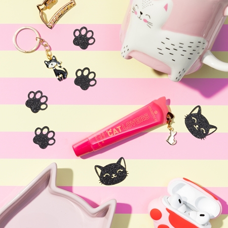 essence DOG GANG OR CAT CREW?!? CAT LOVERS tönender Lippenbalsam mit Peptiden