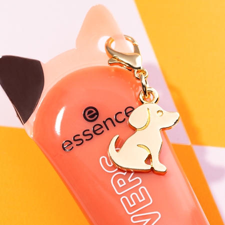 essence DOG GANG OR CAT CREW?!? DOG LOVERS tönender Lippenbalsam mit Peptiden
