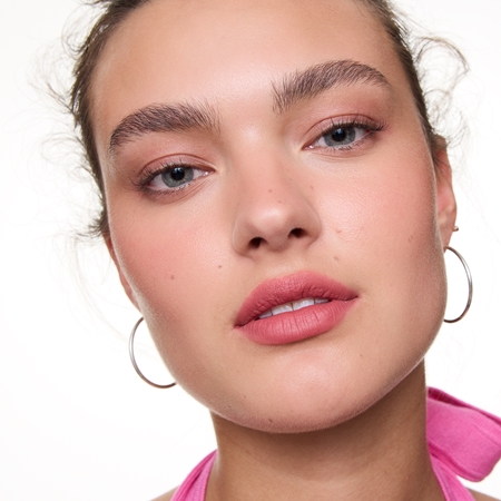 essence JUICY MATTE Mousse-Lippenstift mit Matt-Effekt