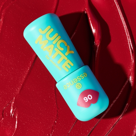 essence JUICY MATTE Mousse-Lippenstift mit Matt-Effekt