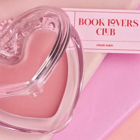 essence BOOK LOVERS CLUB colorete en crema