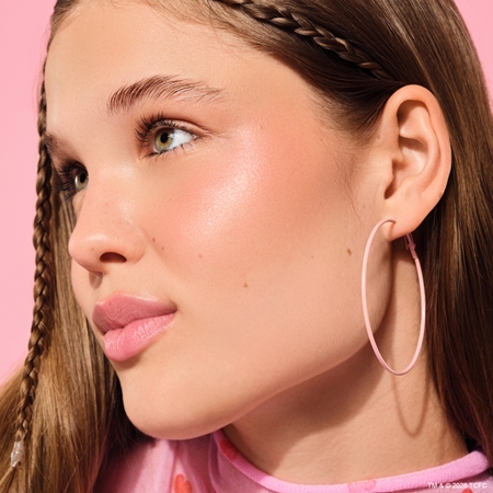 essence Care Bears blush illuminante