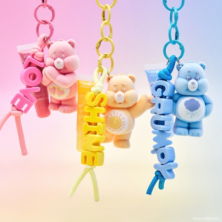 essence Care Bears λιπ γκλος με κλιπ απόχρωση 03 More Fun, Please