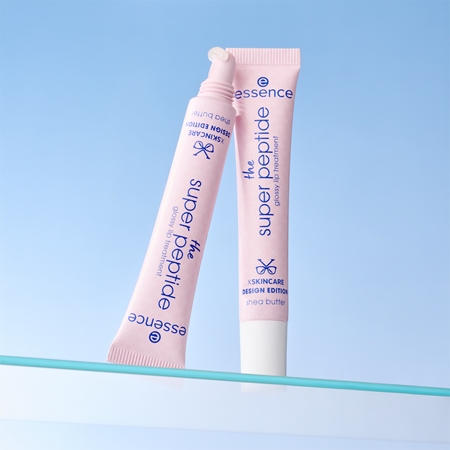 essence xskincare the super peptide glänzender Lippenbalsam