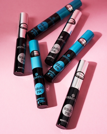 essence Liquid Ink linka na oči