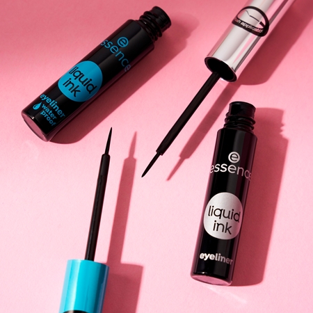 essence Liquid Ink delineador
