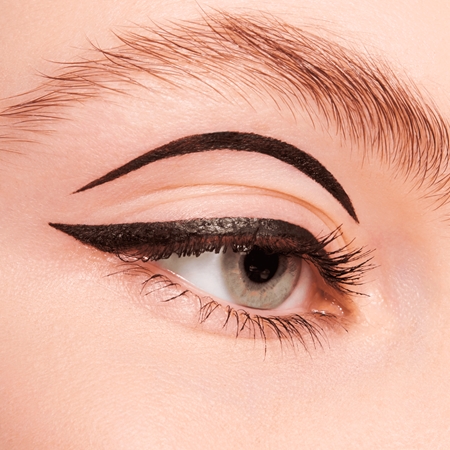 essence Eyeliner Pen vodeodolná očná linka