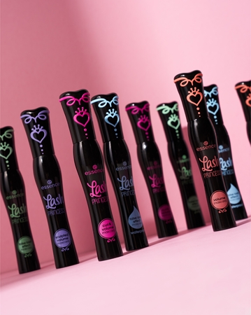 essence Lash PRINCESS mascara modelator pentru volum și gene curbate