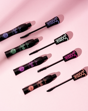 essence Lash PRINCESS mascara modelator pentru volum și gene curbate