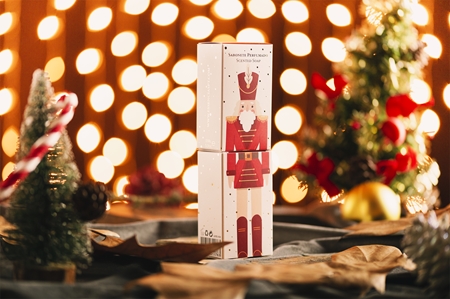 Essencias de Portugal + Saudade Christmas Red Nutcracker tuhé mýdlo