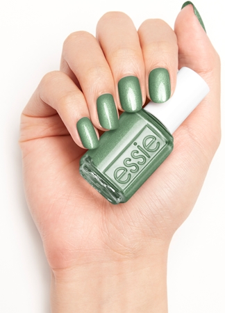 essie wrapped in luxury lak na nehty