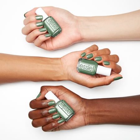 essie wrapped in luxury lak na nehty
