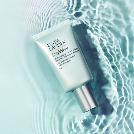 Estée Lauder DayWear Multi-Protection Anti-Oxidant Sheer Tint Release Moisturizer SPF 15 crème teintée hydratante pour tous types de peau