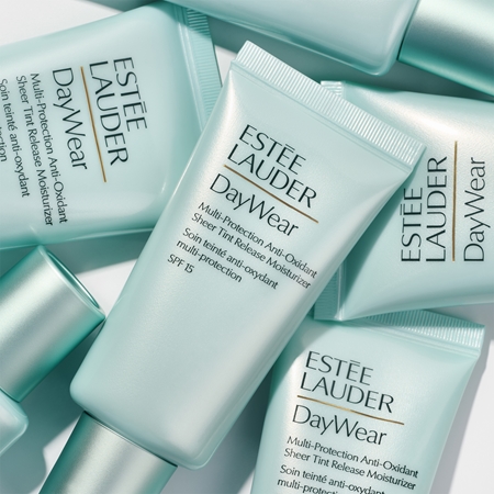 Estée Lauder DayWear Multi-Protection Anti-Oxidant Sheer Tint Release Moisturizer SPF 15 hidratáló krém tonizáló minden bőrtípusra