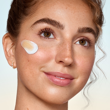 Estée Lauder DayWear Multi-Protection Anti-Oxidant Sheer Tint Release Moisturizer SPF 15 hidratáló krém tonizáló minden bőrtípusra