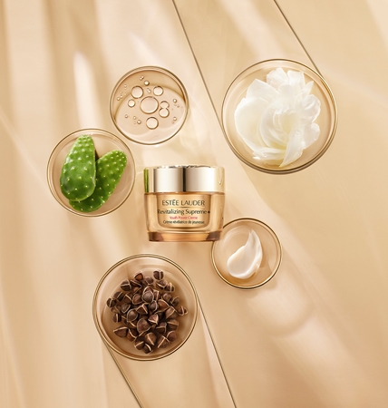 Estée Lauder Revitalizing Supreme+ Global Anti-Aging Cell Power Creme SPF 15 creme antirrugas multifuncional com extrato de moringa SPF 15