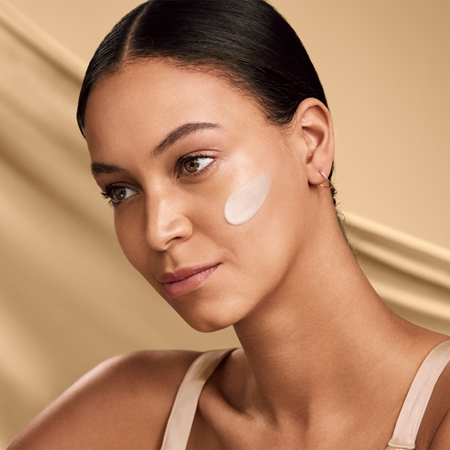 Estée Lauder Revitalizing Supreme+ Youth Power Soft Creme lahka hranilna in vlažilna dnevna krema
