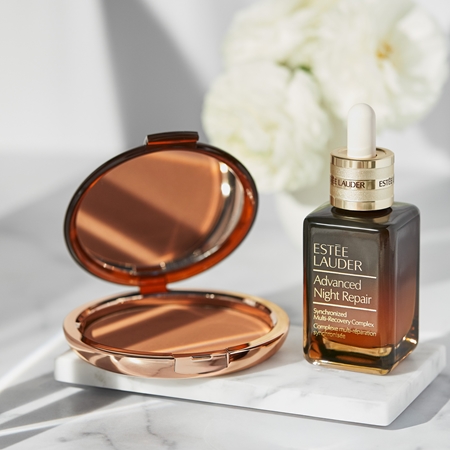 Estée Lauder Bronze Goddess bronzer with powder effect