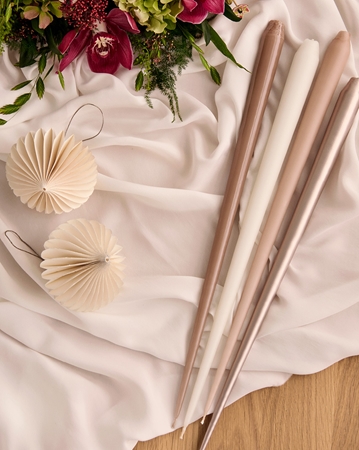 ester & erik taper candle soft rose (no. 52) dekorativní svíčka