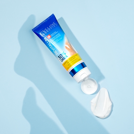 Eveline Cosmetics Revitalum Hornhautcreme zum Aufweichen von Fersen und Fußsohlen mit glättender Wirkung