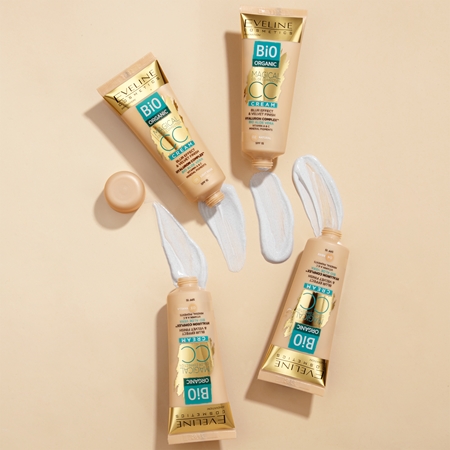 Eveline Cosmetics Magical Colour CC crème matifiante pour peaux à imperfections SPF 15