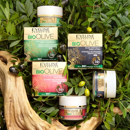 Eveline Cosmetics Bio Olive crème hydratante en profondeur à l'huile d'olive