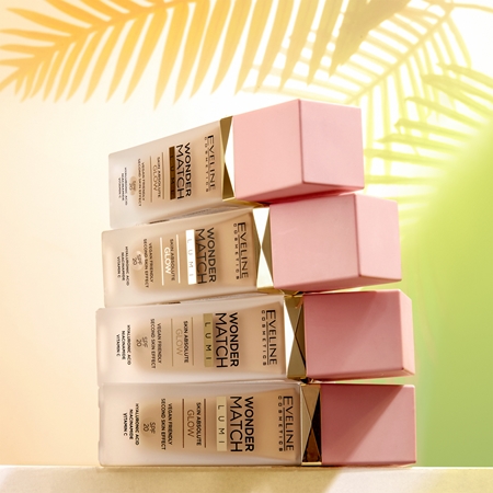 Eveline Cosmetics Wonder Match Lumi hydratační make-up s vyhlazujícím účinkem SPF 20