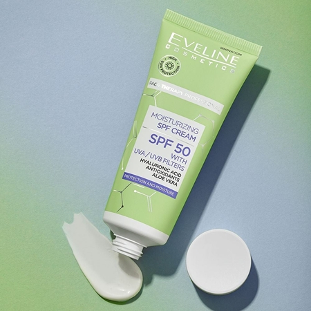 Eveline Cosmetics Face Therapy Professional Feuchtigkeitsspendende Tagescreme SPF 50