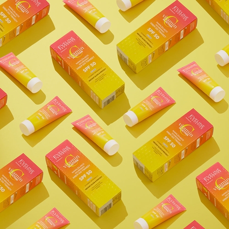 Eveline Cosmetics Vitamin C 3x Action hydratisierende Tagescreme SPF 50