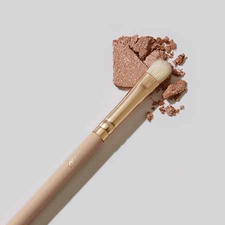 Eveline Cosmetics Accessories malý štětec na oční stíny