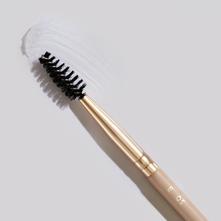 Eveline Cosmetics Accessories abgewinkelter Eyelinerpinsel mit Bürste