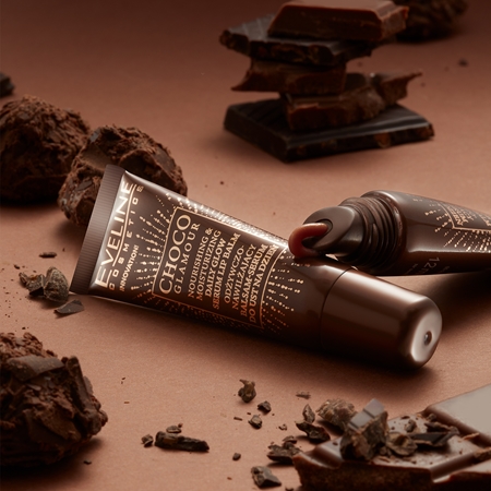 Eveline Cosmetics Choco Glamour hranilni in vlažilni balzam za ustnice