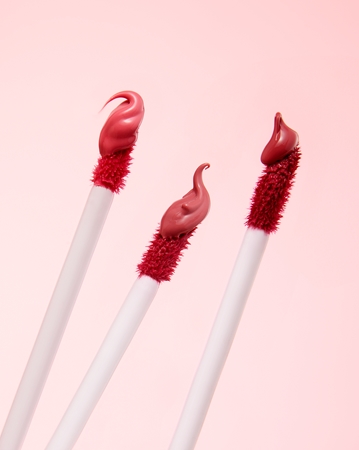 Eveline Cosmetics Wonder Match dlouhotrvající matná tekutá rtěnka s kyselinou hyaluronovou