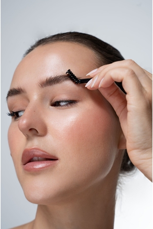 Eye Candy Brow Gel gel pentru sprancene