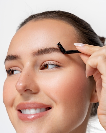 Eye Candy Brow Gel gel pentru sprancene