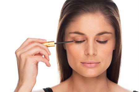 FacEvolution Hairplus sérum para estimular el crecimiento para pestañas y cejas con neceser